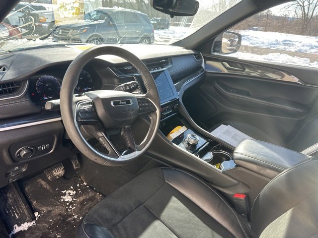 Used 2023 Jeep Grand Cherokee Altitude image 2