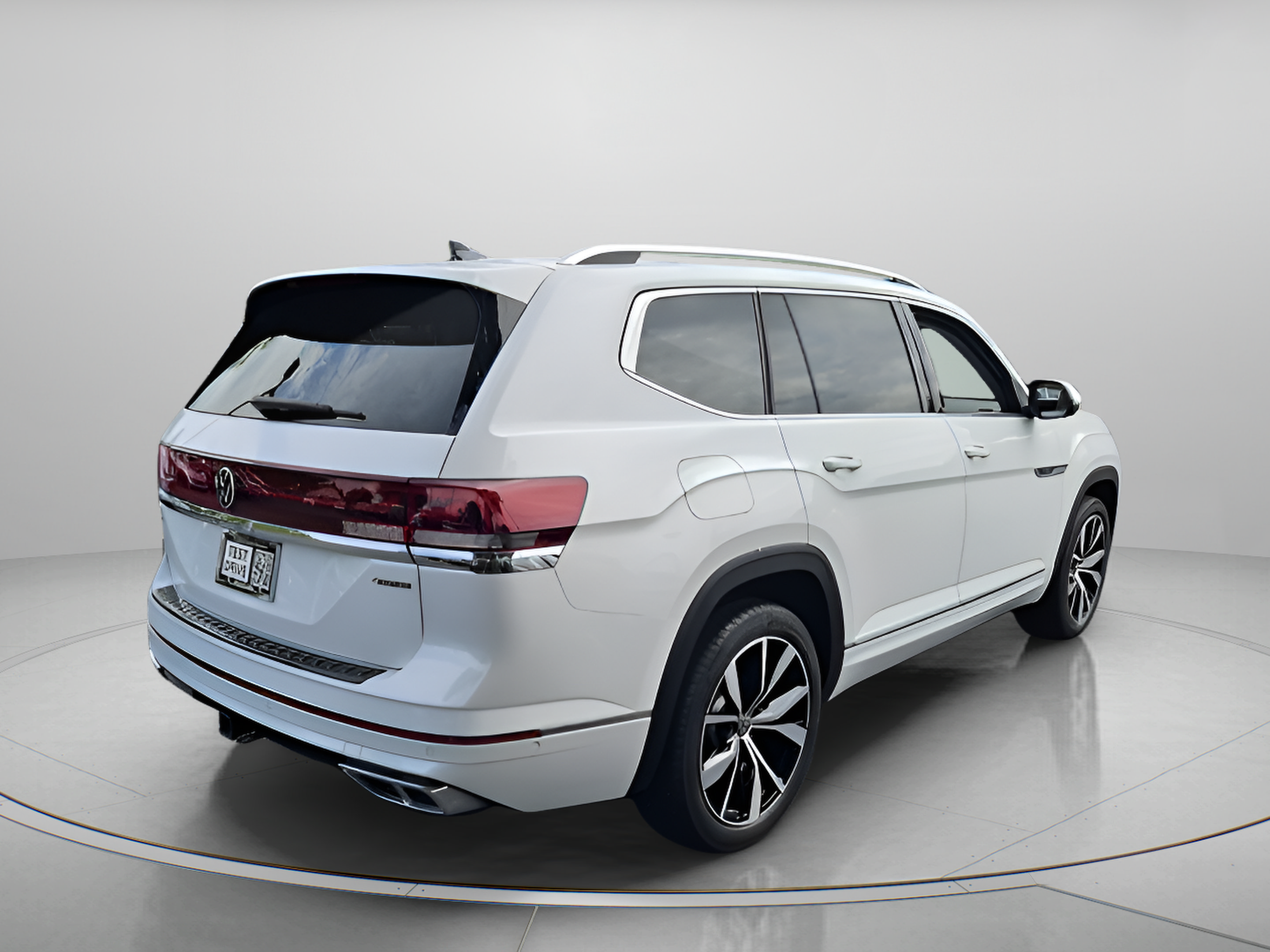 Used 2024 Volkswagen Atlas SEL Premium R-Line AWD/4WD image 5