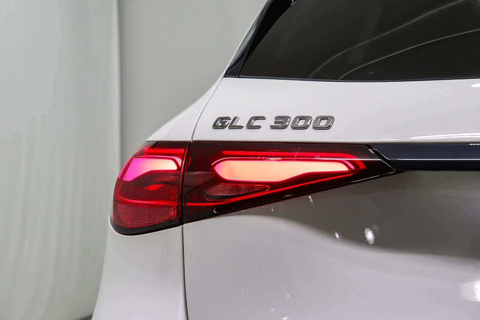 Used 2024 Mercedes-Benz GLC 300 image 11