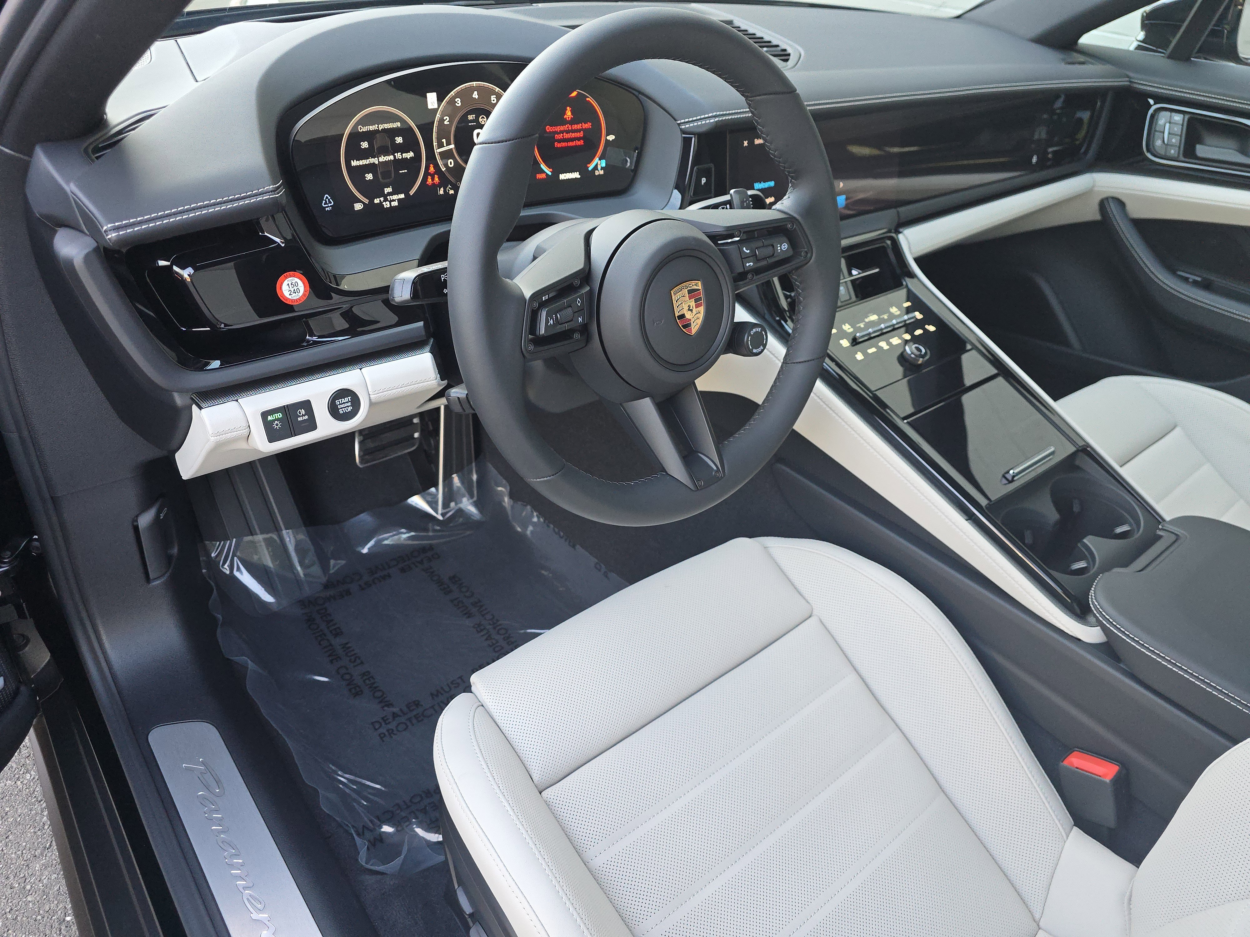 New 2026 Porsche Panamera 4 image 4