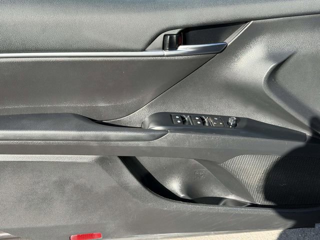 Used 2020 Toyota Camry SE image 22