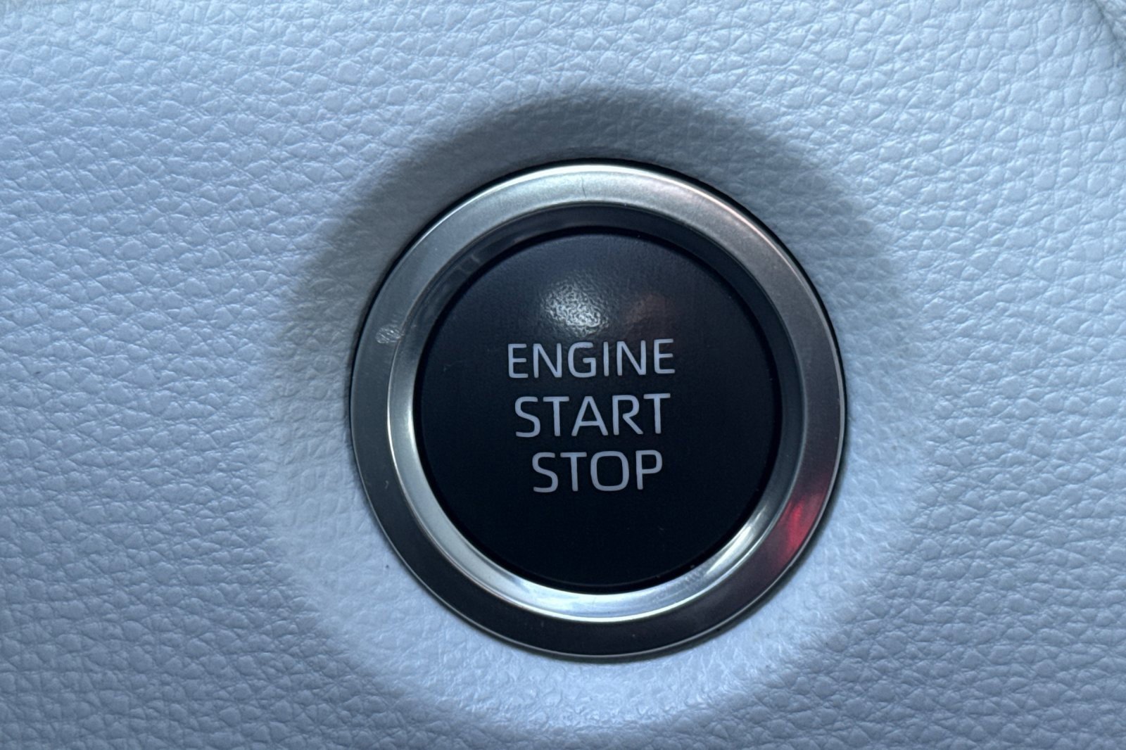 Used 2025 Toyota Corolla SE image 32