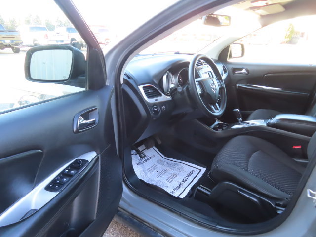 Used 2019 Dodge Journey SE FWD image 15
