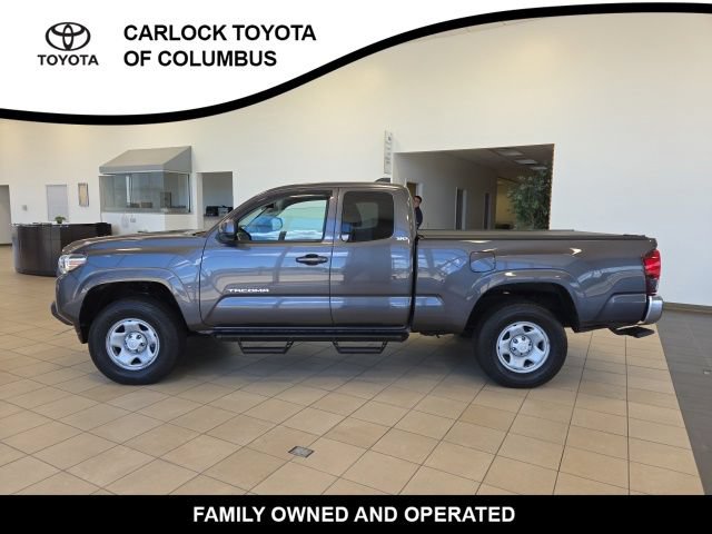 Used 2023 Toyota Tacoma SR5 RWD image 2