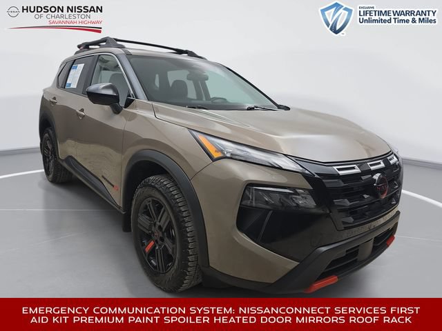 Used 2025 Nissan Rogue SV AWD/4WD image 1