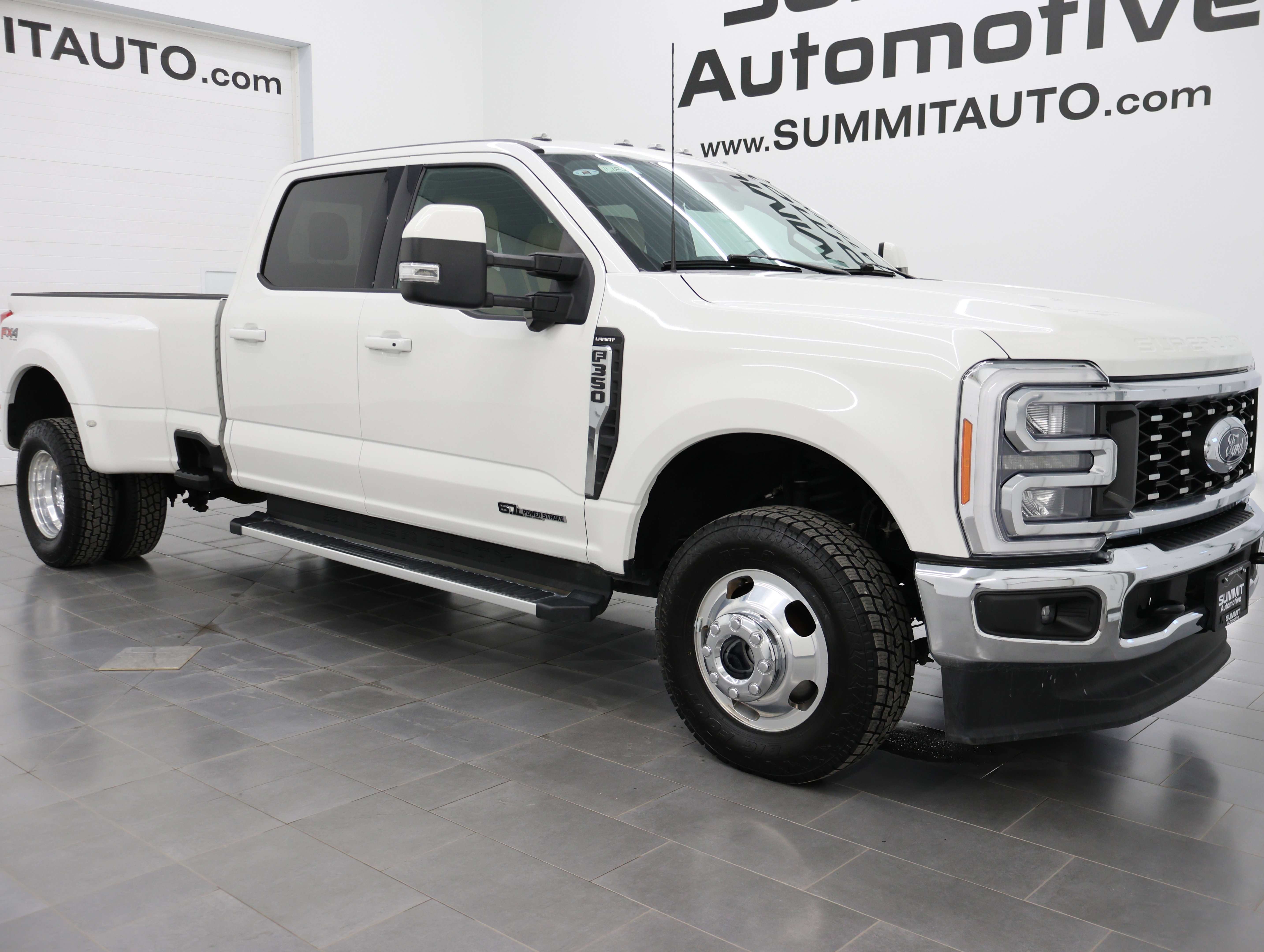 Used 2023 Ford F350 Lariat w/ FX4 Off-Road Package image 2