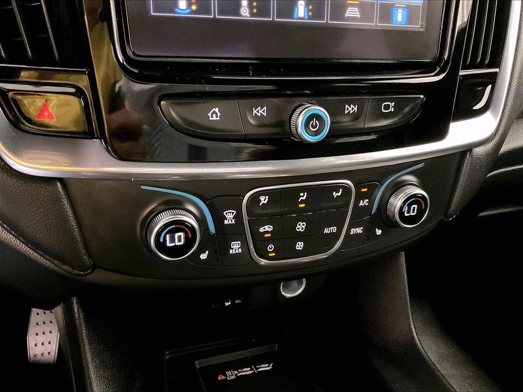 Used 2023 Chevrolet Traverse LT w/ Rear Camera Mirror Package AWD/4WD image 26