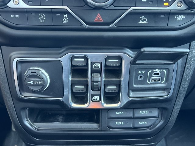 Used 2022 Jeep Gladiator Sport AWD/4WD image 22
