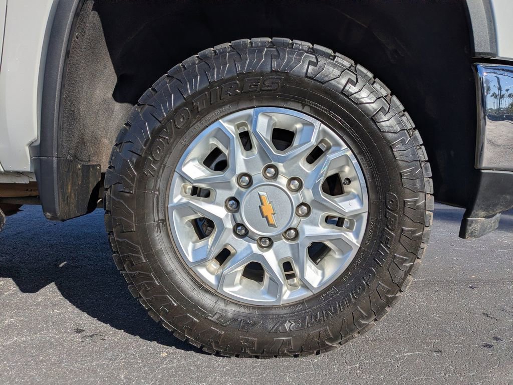 Used 2024 Chevrolet Silverado 2500 LT w/ Texas Edition image 11