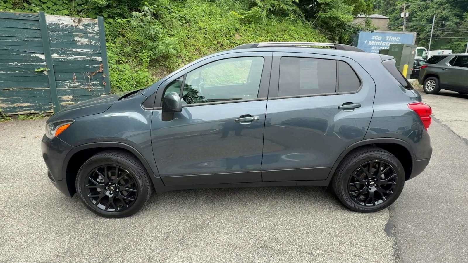Certified 2022 Chevrolet Trax LT w/ Sport Edition AWD/4WD image 5