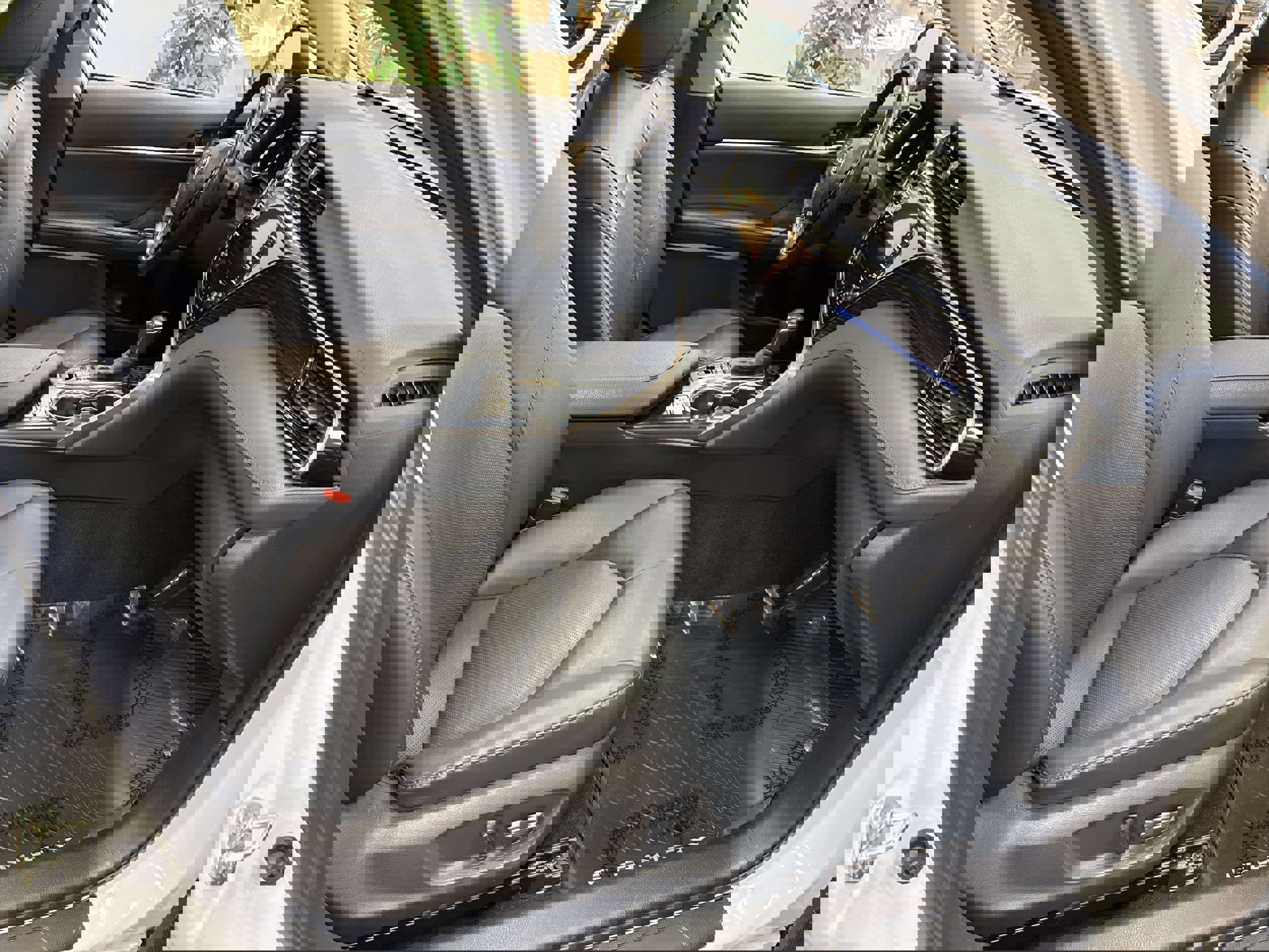 Used 2020 Toyota Camry XLE image 16