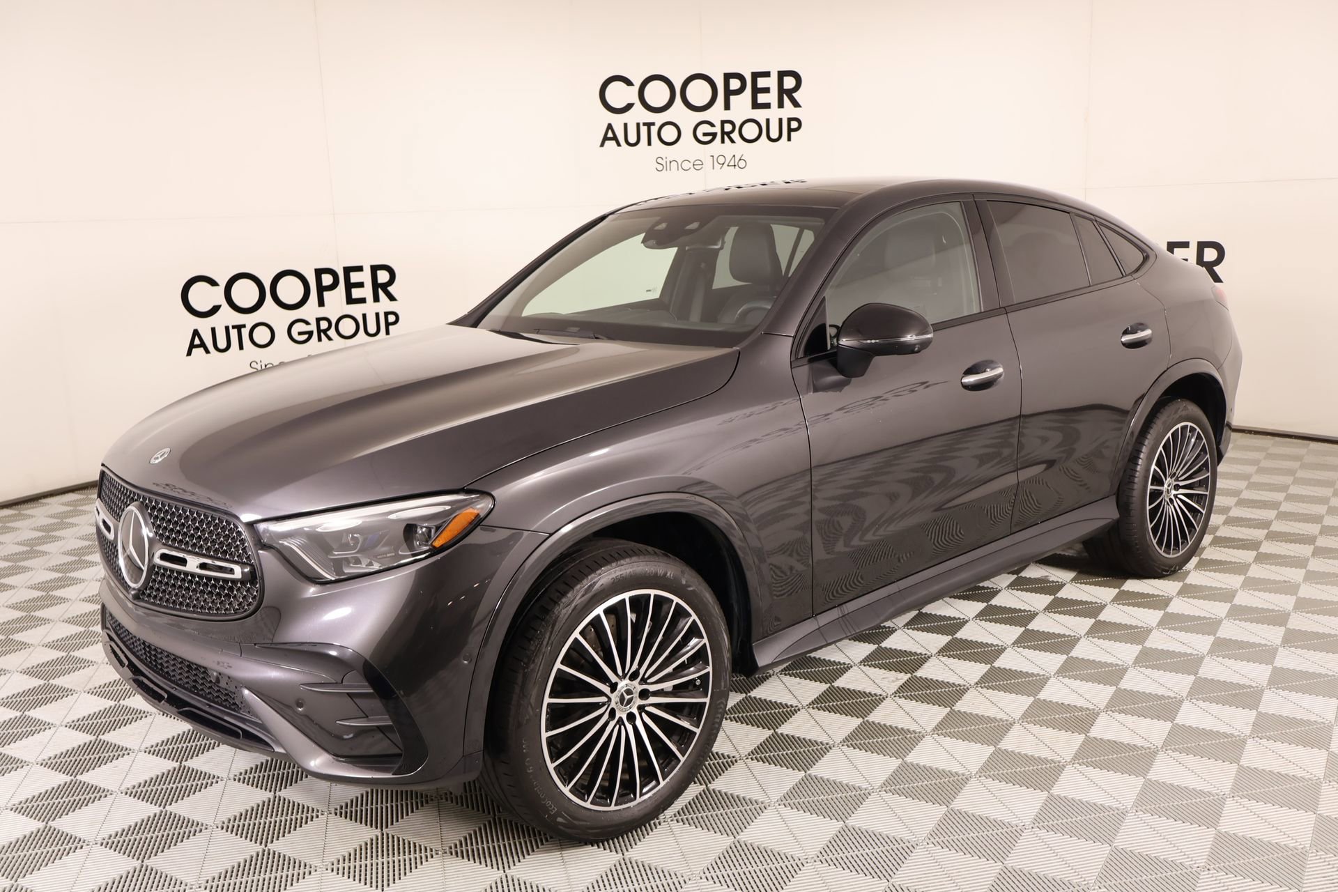 Used 2024 Mercedes-Benz GLC 300 4MATIC image 9