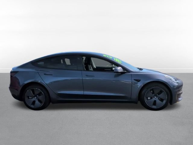 Used 2023 Tesla Model 3 Standard Range image 4