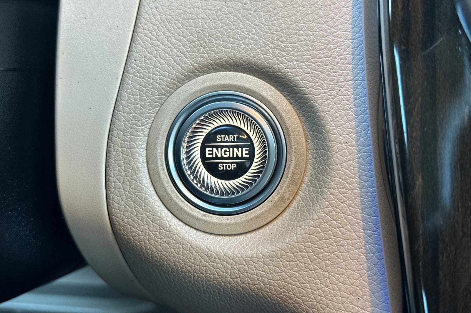 Used 2020 Mercedes-Benz GLC 300 4MATIC image 22