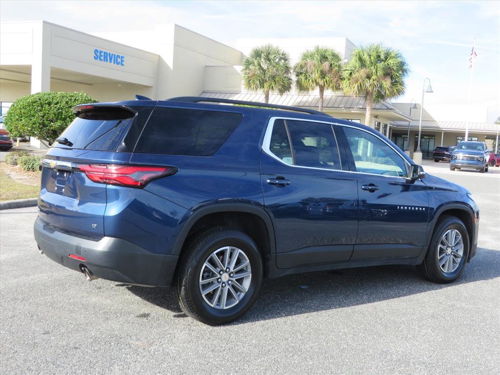 Used 2023 Chevrolet Traverse LT w/ Rear Camera Mirror Package image 6