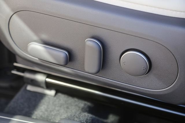 New 2026 Hyundai Kona SEL Premium image 24