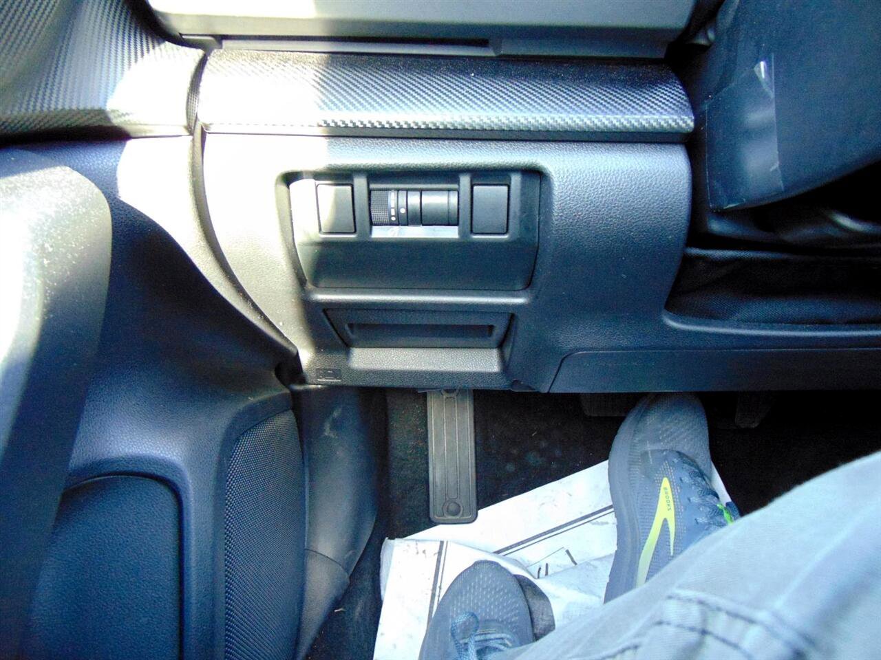 Used 2024 Subaru Crosstrek 2.0i Premium image 31