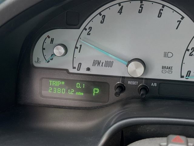 Used 2002 Ford Thunderbird image 12