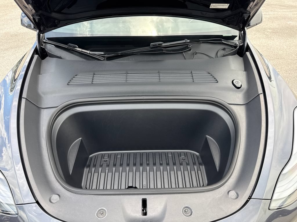 Used 2025 Tesla Model Y Long Range AWD/4WD image 28