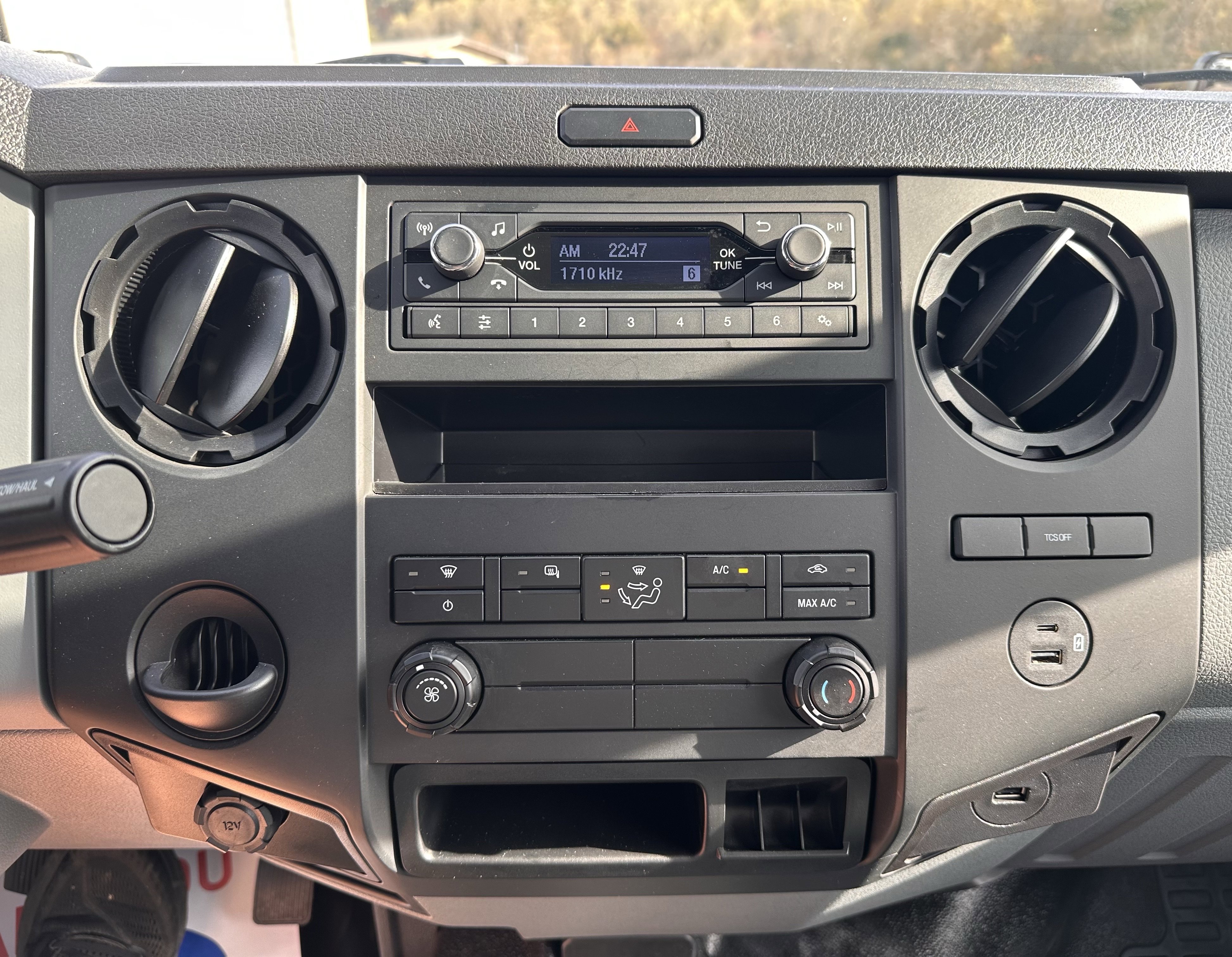 Used 2026 Ford F750 2WD Crew Cab Super Duty image 21