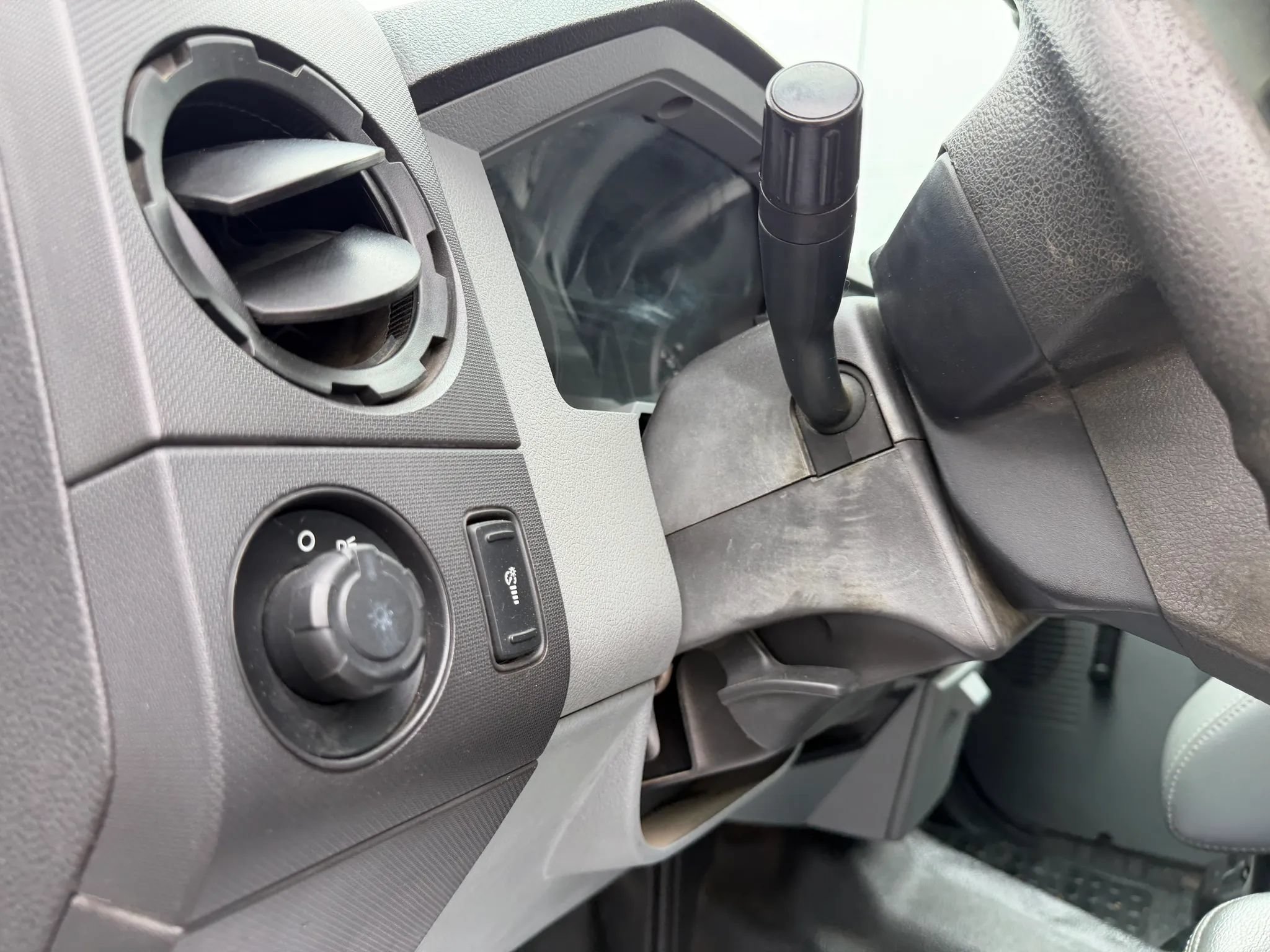 Used 2011 Ford F550 2WD Crew Cab Super Duty image 20