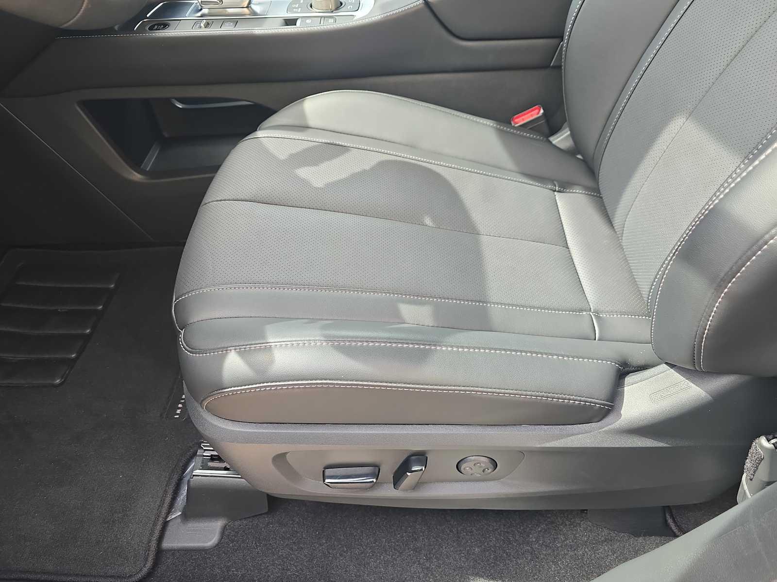 Certified 2026 INFINITI QX60 Luxe w/ Cargo Package FWD image 17