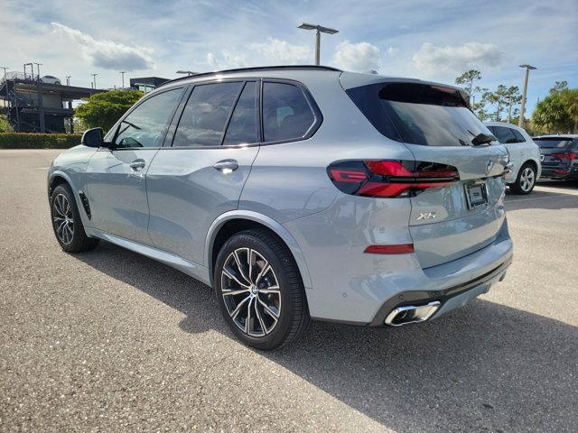 Used 2025 BMW X5 xDrive40i w/ Executive Package image 4