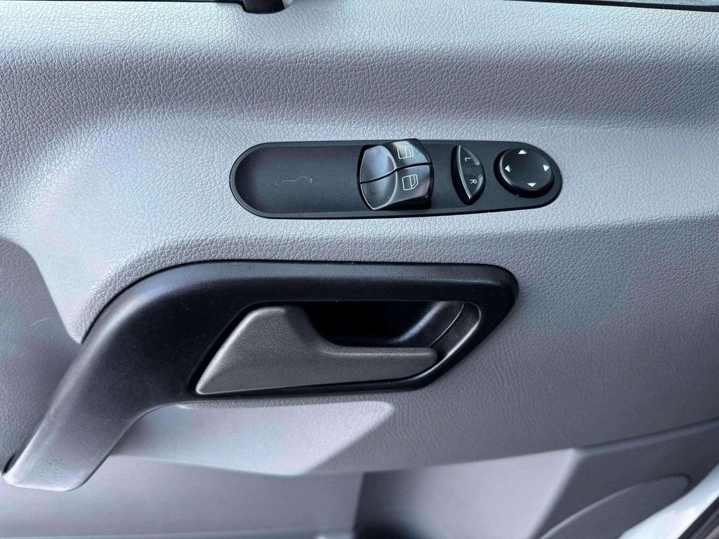 Used 2013 Mercedes-Benz Sprinter 2500 image 7