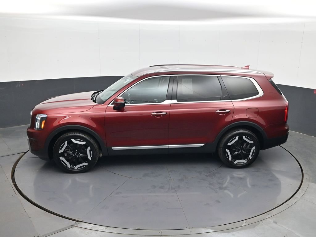 Used 2023 Kia Telluride S image 21