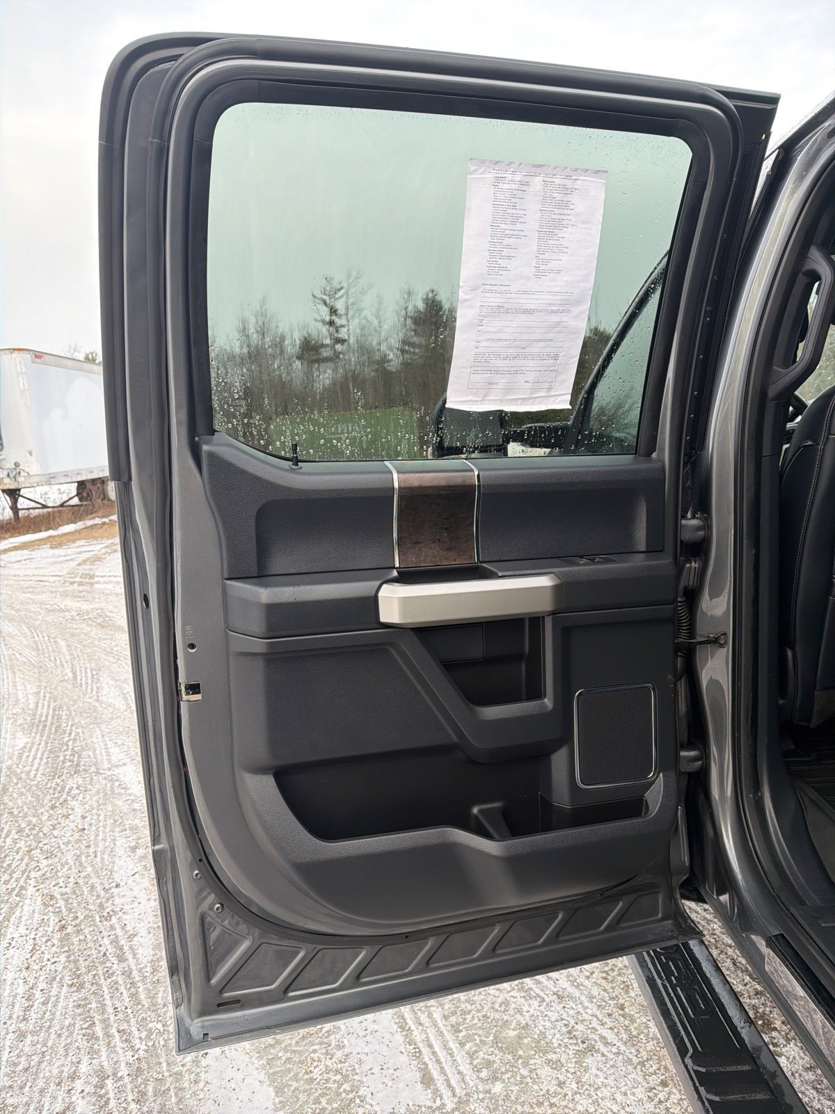 Certified 2022 Ford F250 Lariat w/ Black Appearance Package image 11