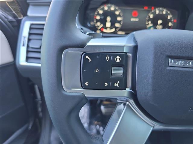 Certified 2024 Land Rover Discovery Dynamic SE image 17