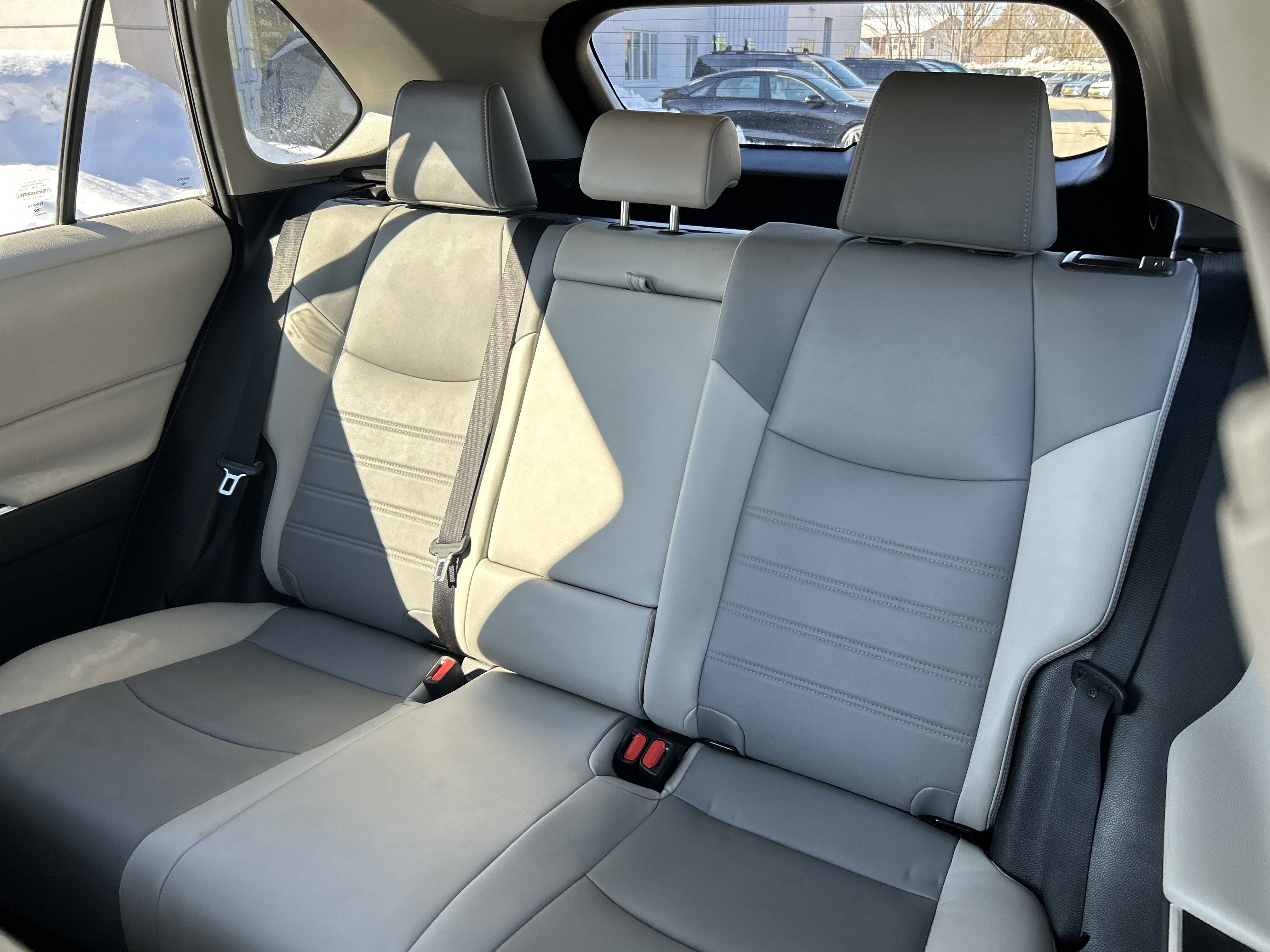 Used 2020 Toyota RAV4 XLE Premium image 16