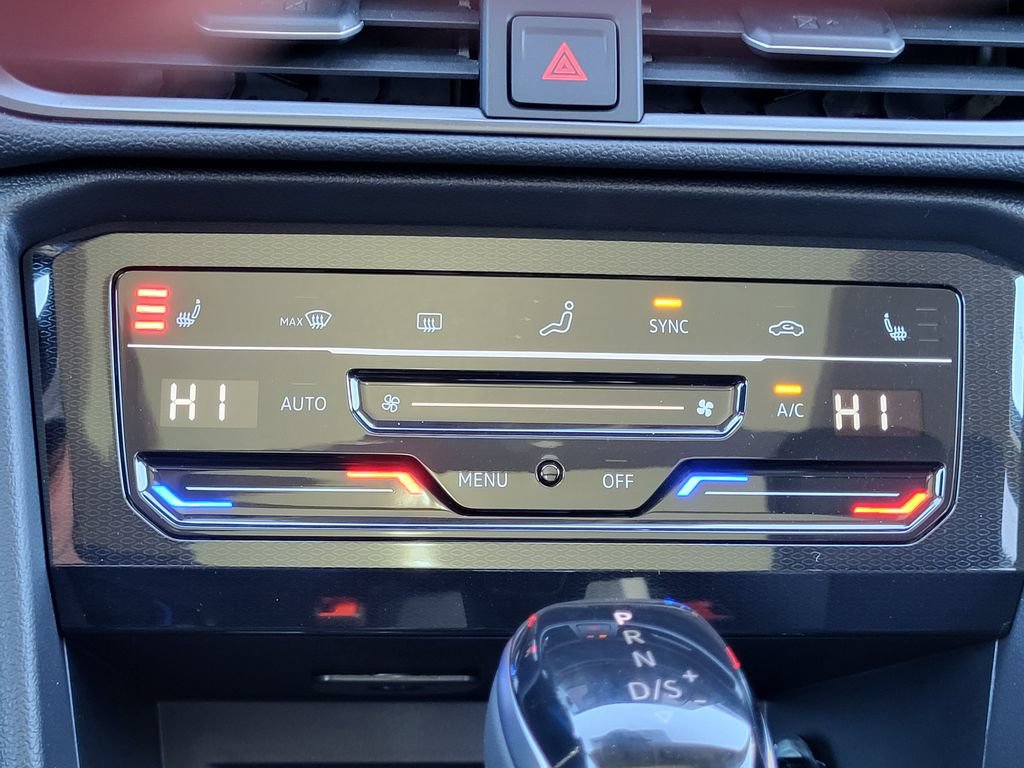 New 2026 Volkswagen Taos SE AWD/4WD image 14