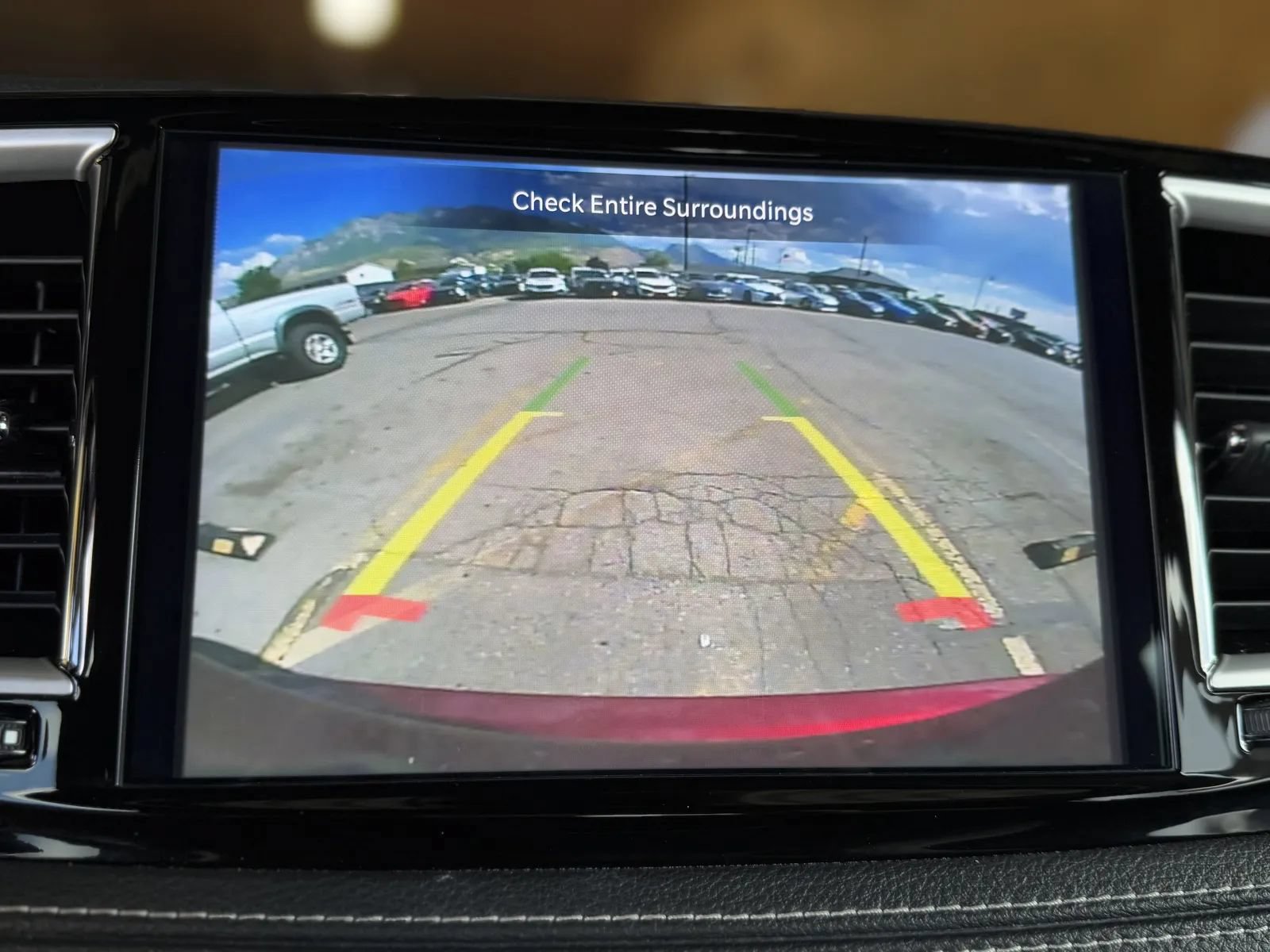 Used 2021 Chrysler Pacifica Touring w/ Uconnect Theater Family Group image 34
