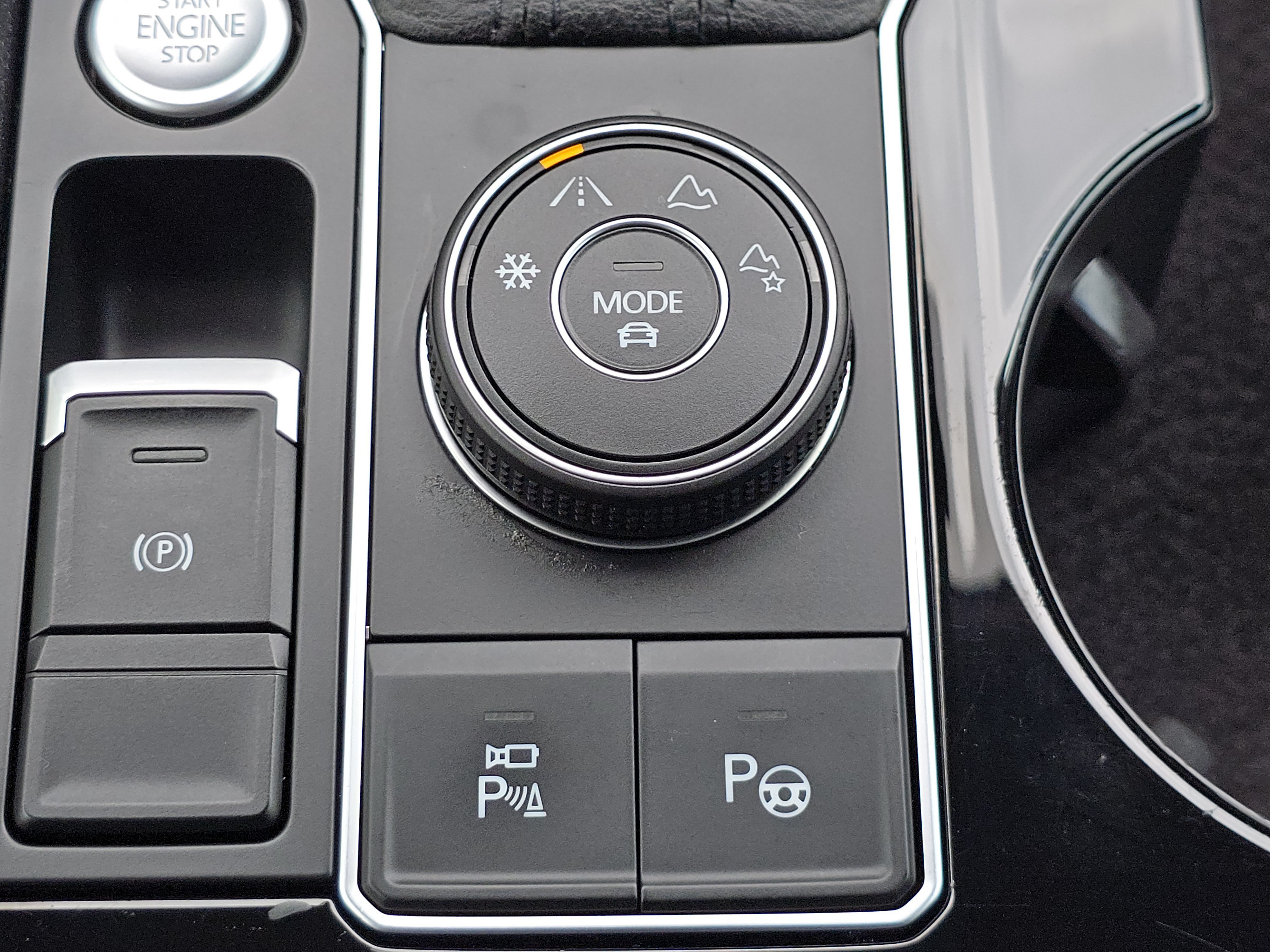 Used 2018 Volkswagen Atlas SEL Premium AWD/4WD image 29