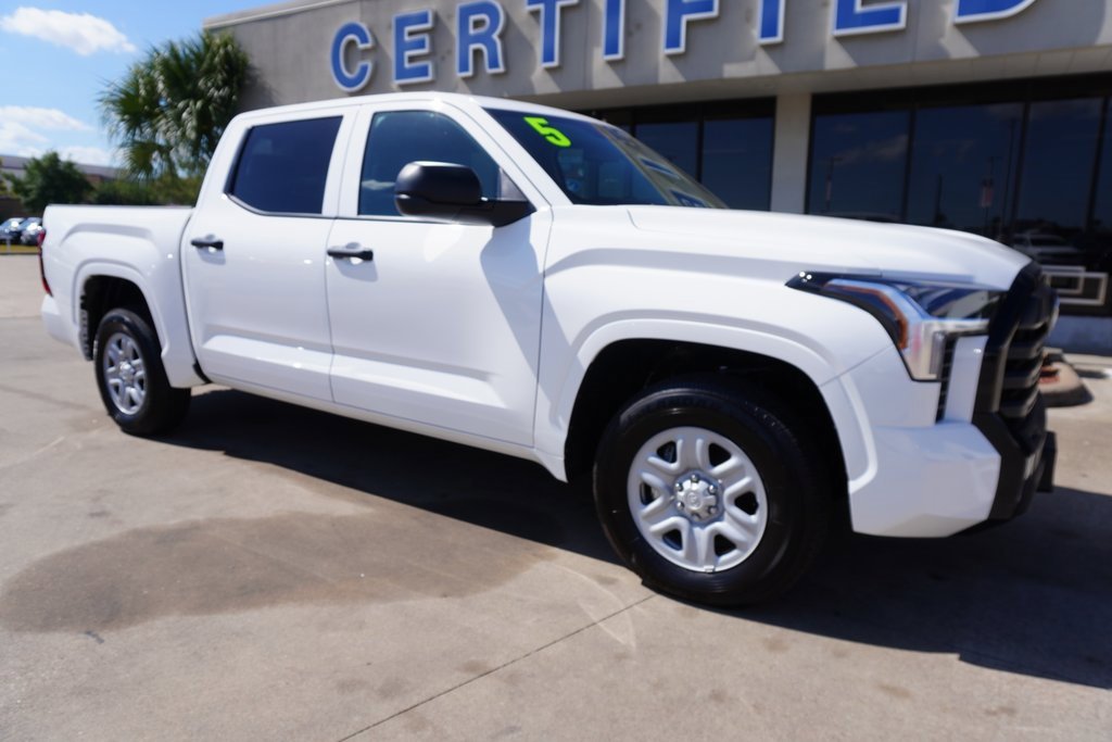 Used 2025 Toyota Tundra SR video 1