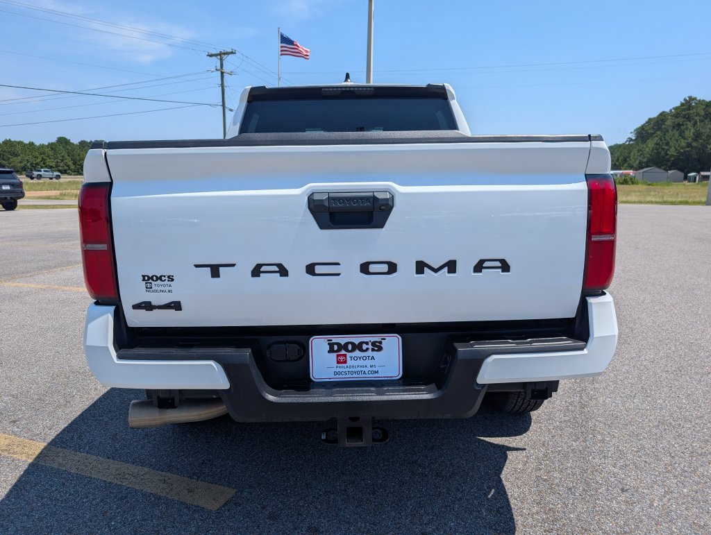 Used 2024 Toyota Tacoma SR5 AWD/4WD image 4