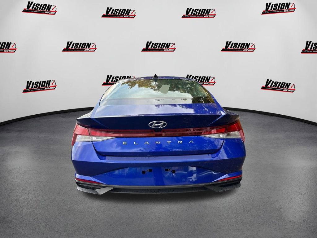 Used 2023 Hyundai Elantra SEL w/ Convenience Package image 6
