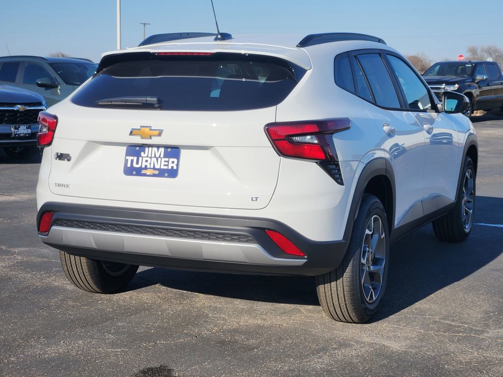 New 2026 Chevrolet Trax LT w/ LT Convenience Package FWD image 3
