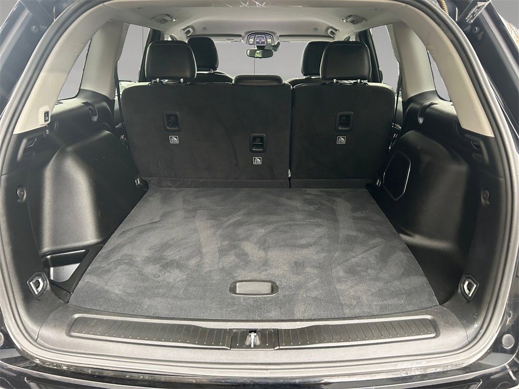 Used 2023 Jeep Grand Cherokee Limited w/ Black Appearance Package image 19