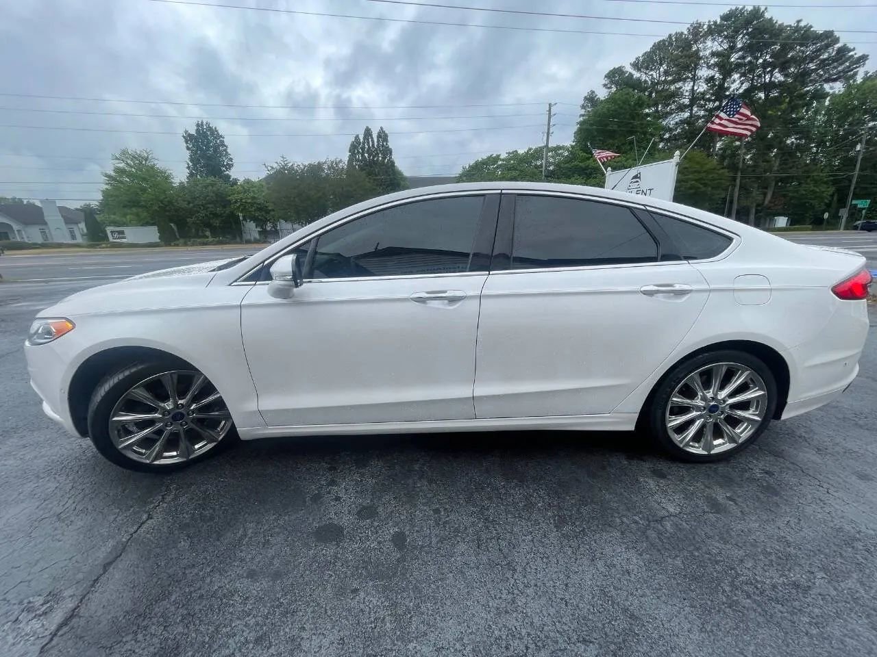 Used 2017 Ford Fusion Platinum FWD image 5