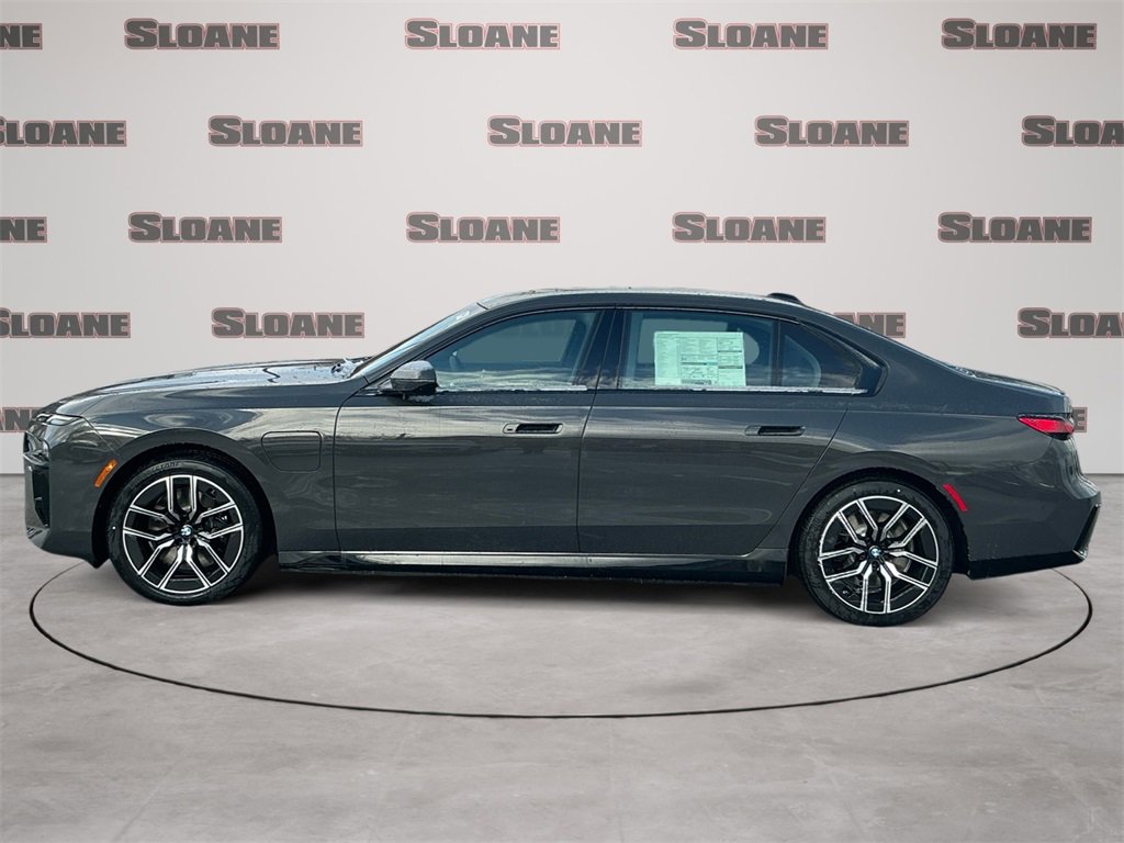 New 2026 BMW 750e xDrive image 2