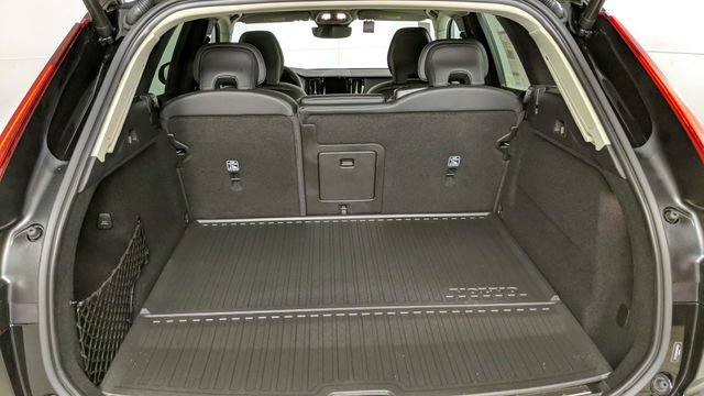 Certified 2023 Volvo XC60 T8 Plus AWD/4WD image 49