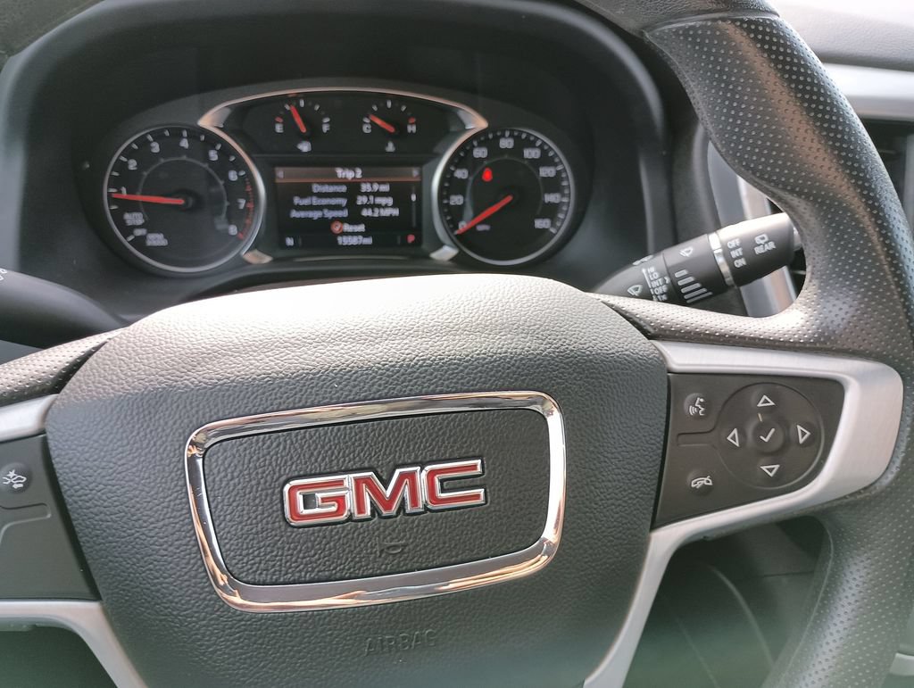 Used 2023 GMC Acadia SLE w/ Driver Convenience Package FWD image 21