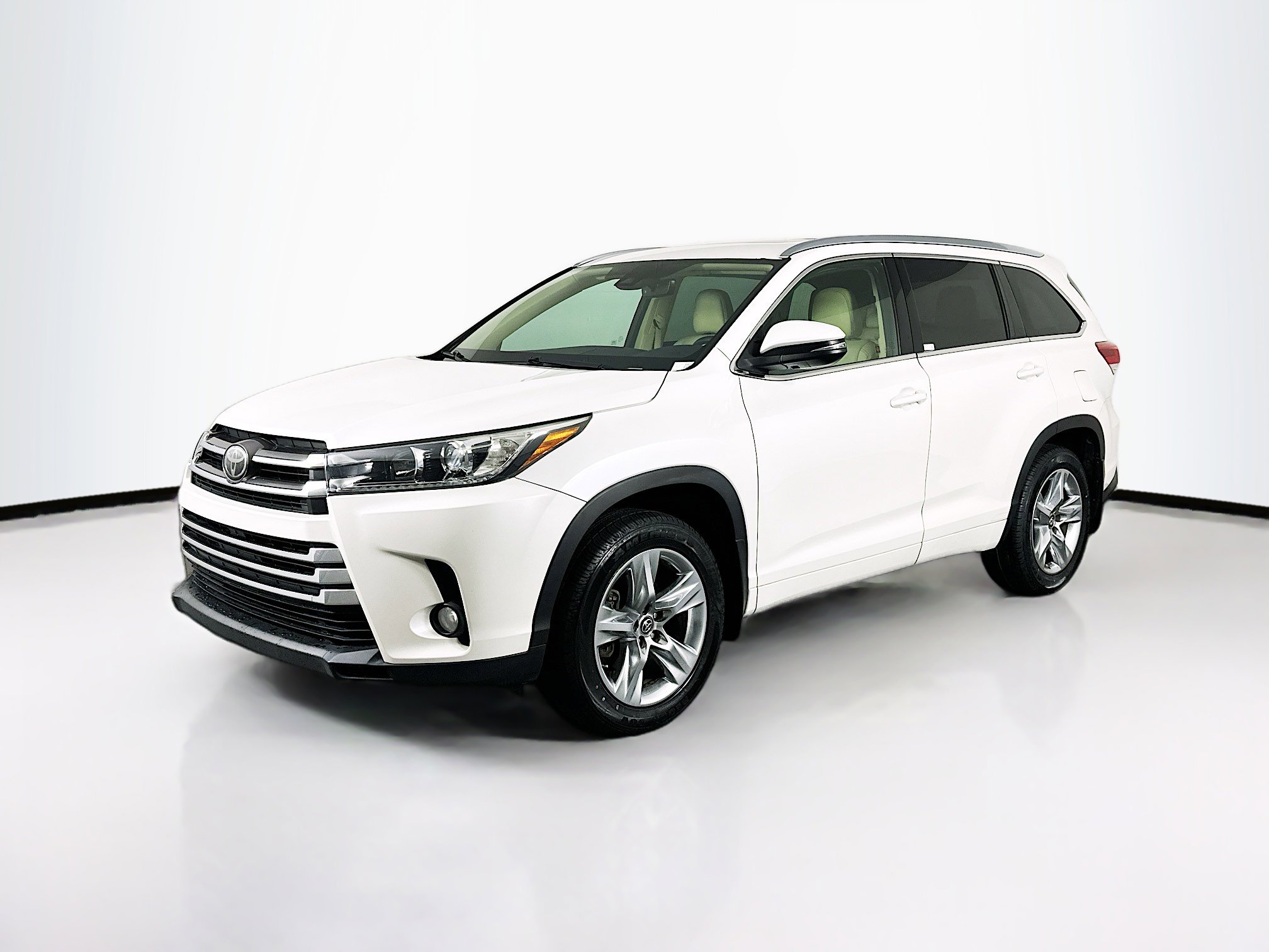 Used 2018 Toyota Highlander Limited image 3
