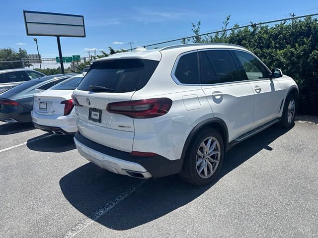 Used 2021 BMW X5 xDrive40i w/ Executive Package AWD/4WD image 6