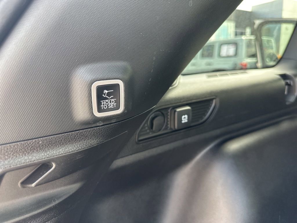 Used 2024 Jeep Grand Cherokee Limited image 28