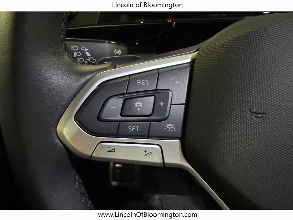 Used 2025 Volkswagen Atlas Cross Sport SEL Premium R-Line image 47