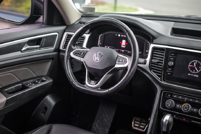 Used 2022 Volkswagen Atlas SEL R-Line AWD/4WD image 24