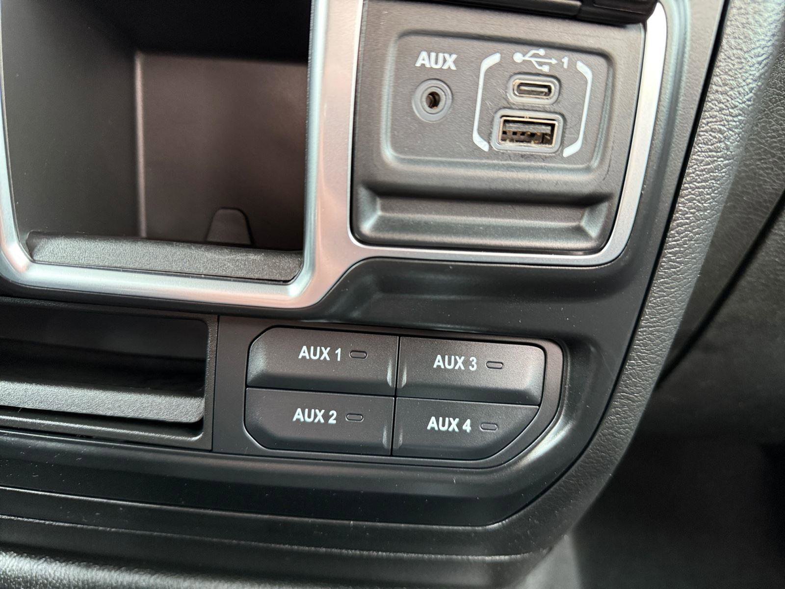 Used 2021 Jeep Wrangler Sport image 27